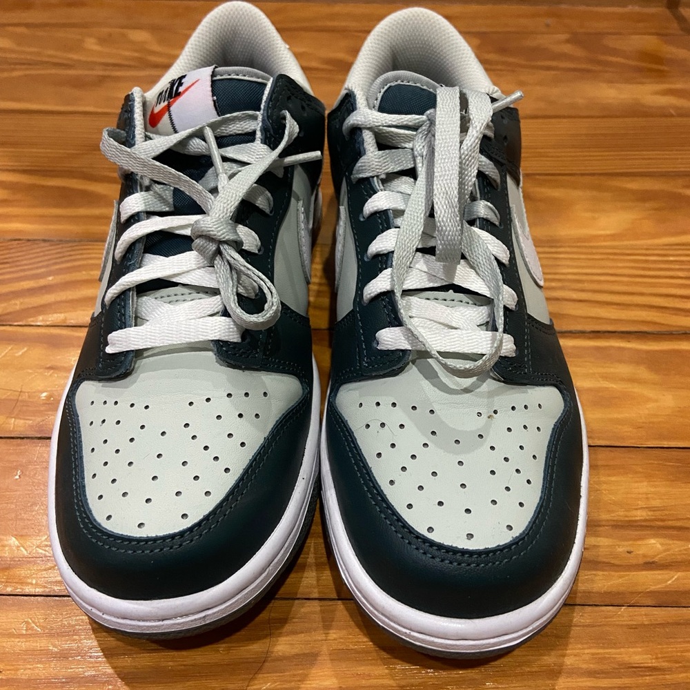 Nike Men's Black and White Sneakers